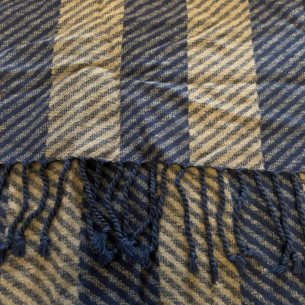 CLUB ROOM luxurious 100% SILK blue & tan chevron striped scarf w/ fringe
